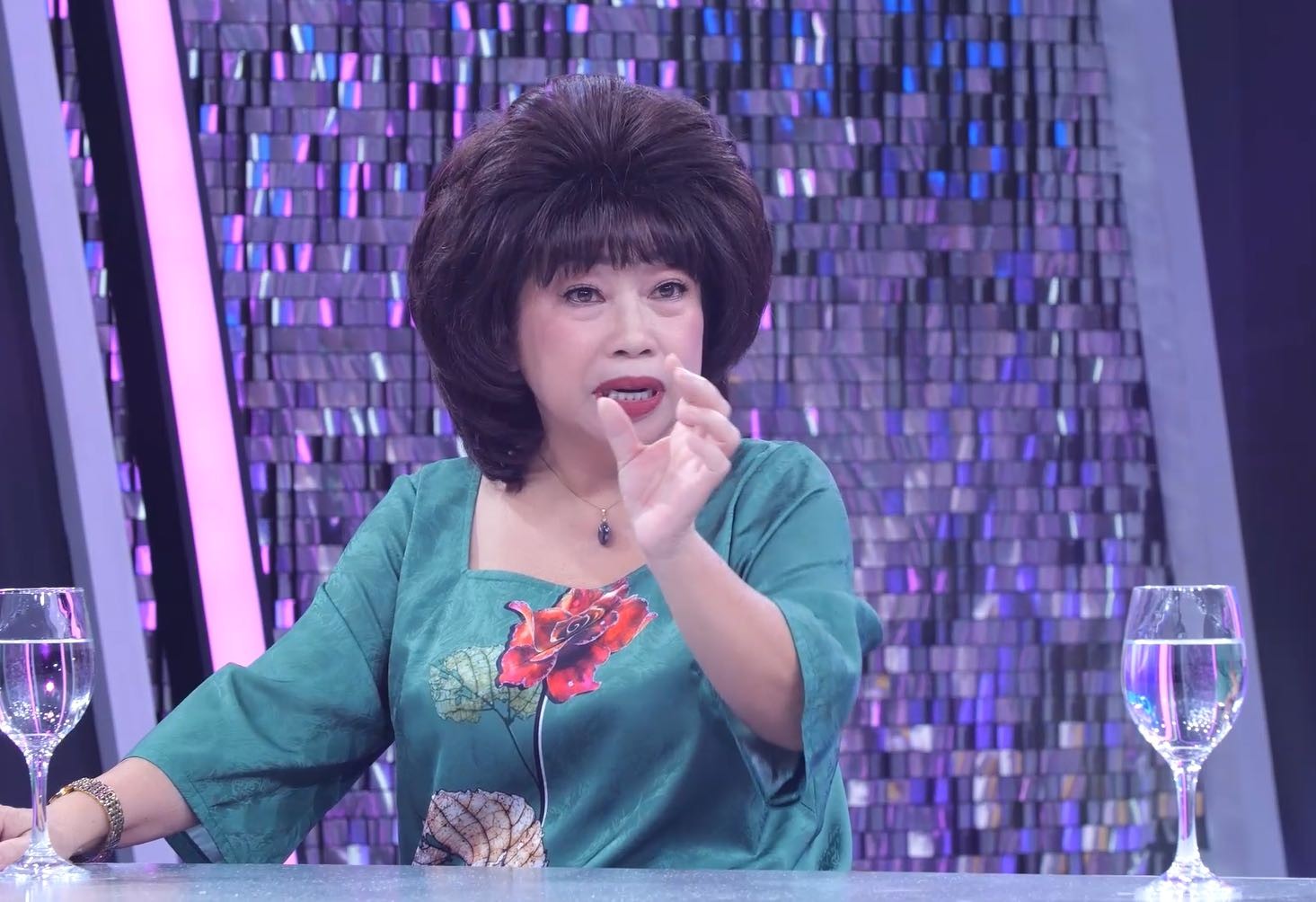 'Chị em gỡ rối': Diễn viên Phi Phụng bày chiêu phản pháo khi bị miệt thị ngoại hình