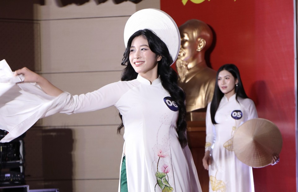 Lộ diện loạt tài năng xinh đẹp của Duyên dáng ngoại thương 2025