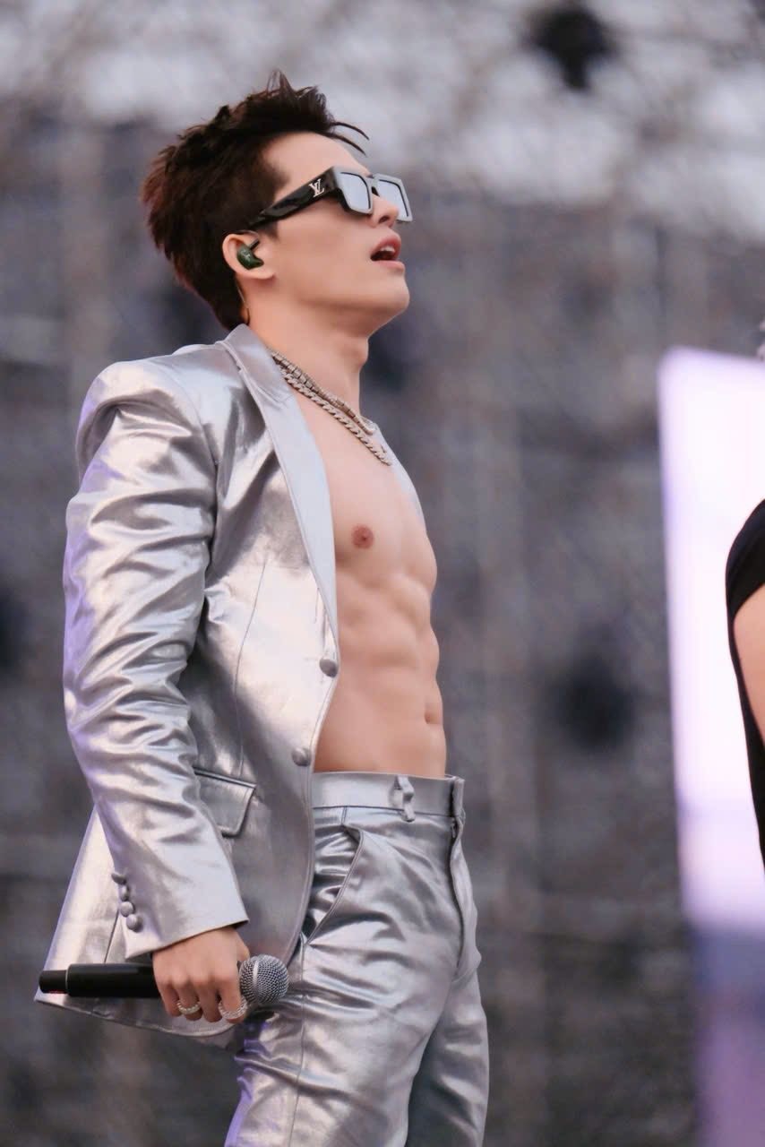 Quốc Thiên bị tố đạo nhái Seventeen?