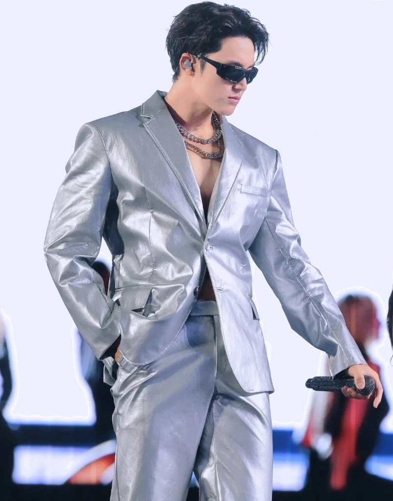 Quốc Thiên bị tố đạo nhái Seventeen?