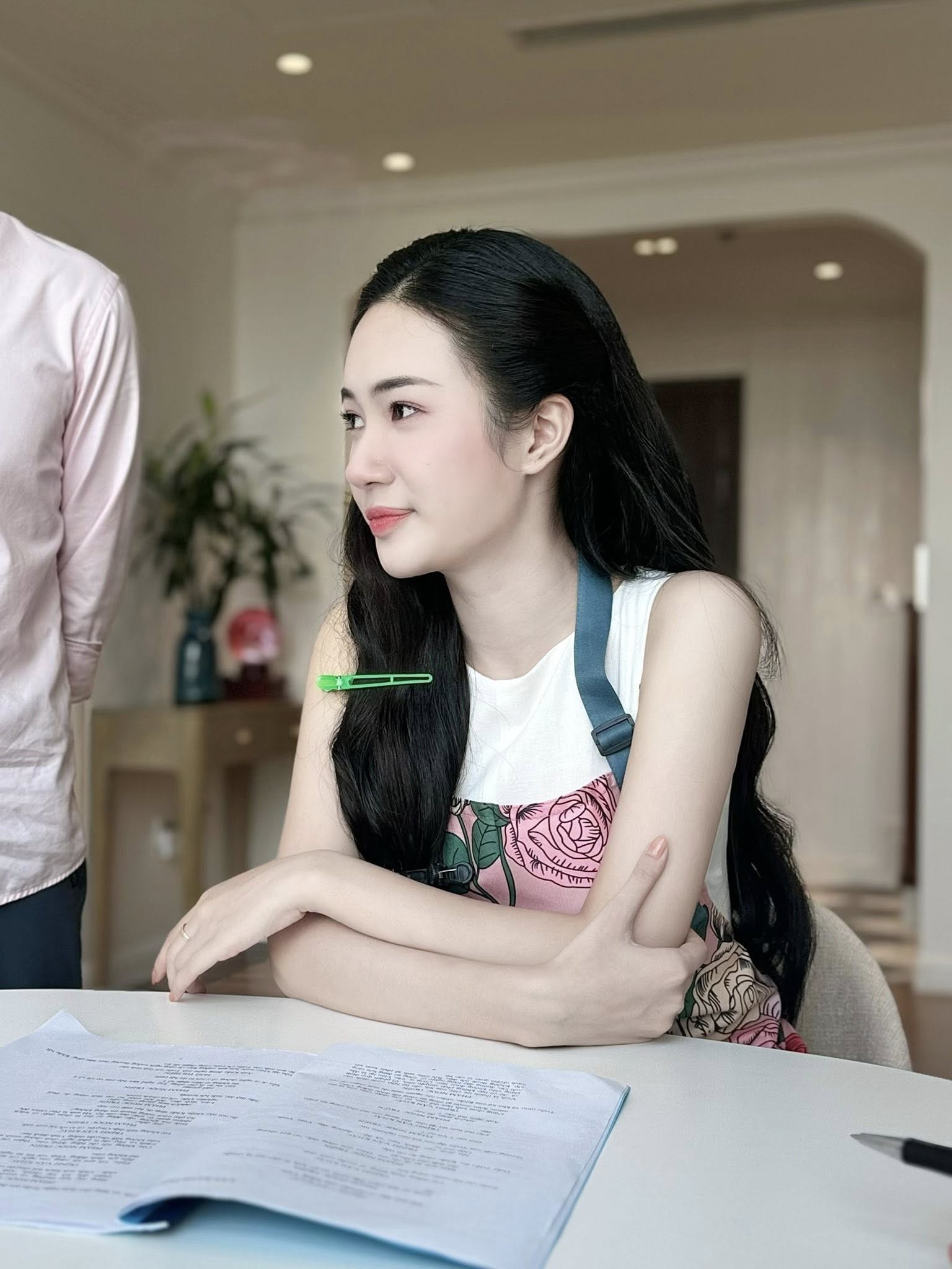 Thanh Huế: 'Tuyết nương tử' lột xác thành vợ trẻ của Mạnh Trường trong 'Lằn ranh'