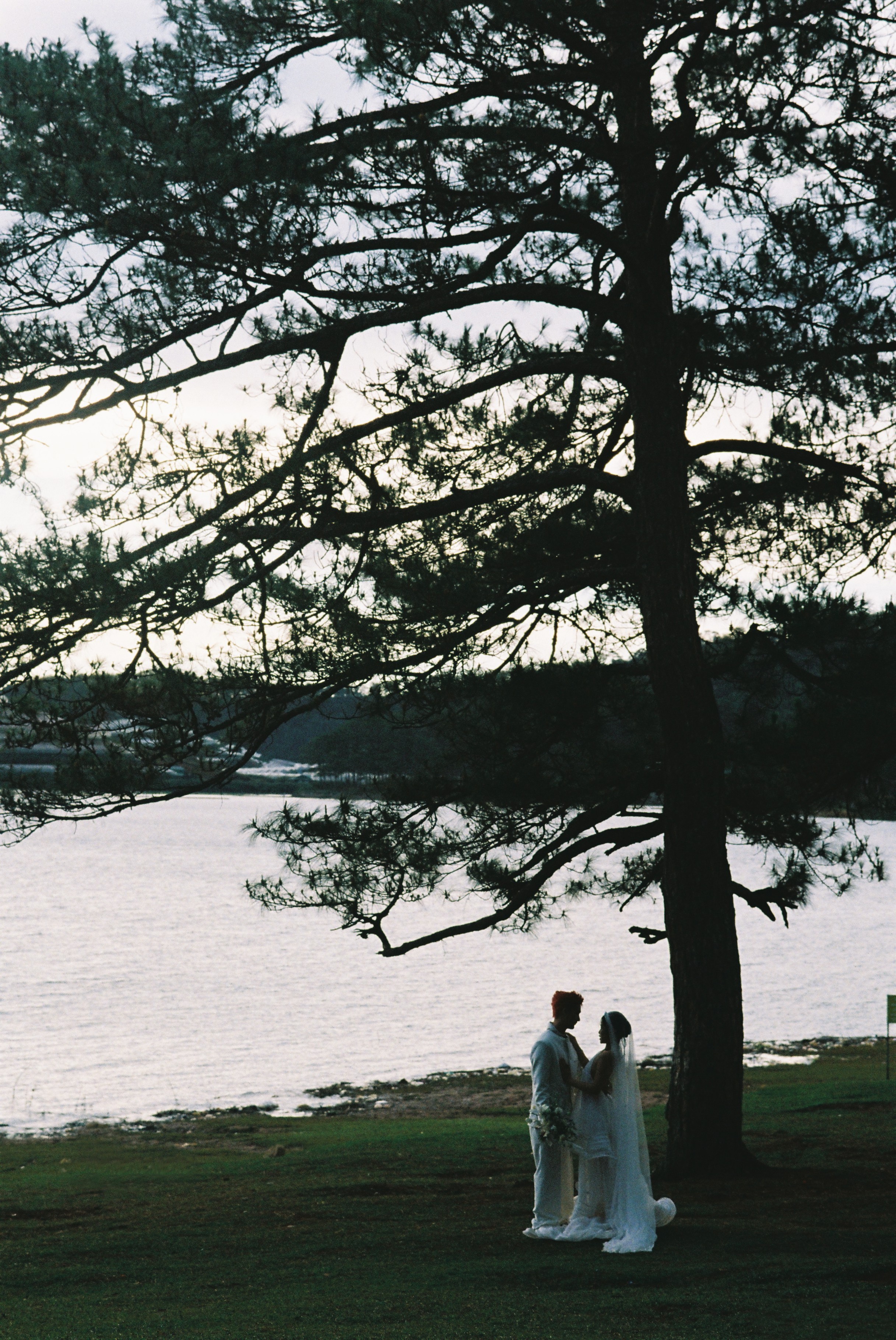 Bùng nổ mạng xã hội với khoảnh khắc cầu hôn giữa show 'Những thành phố mơ màng' của 52Hz và Rio