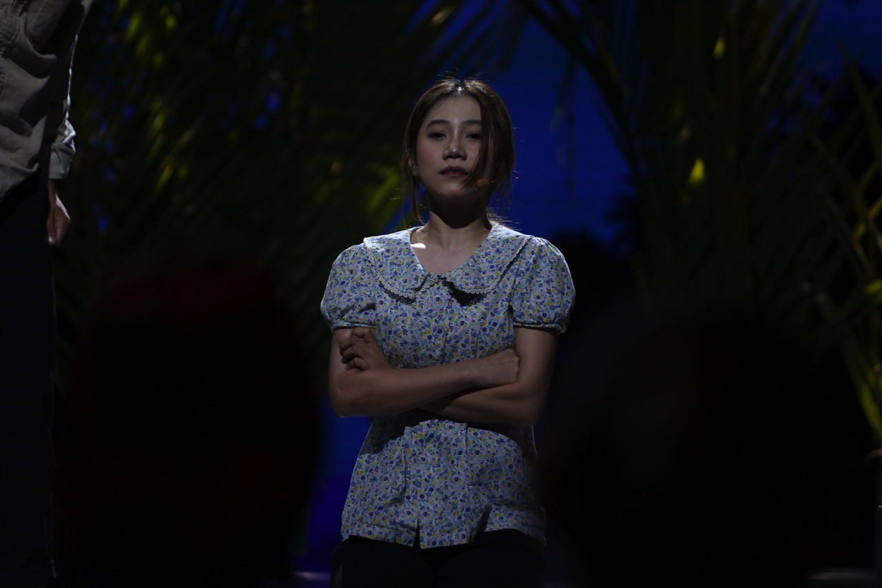 Đinh Y Nhung rơi nước mắt khi làm giám khảo khách mời 'Chinh phục đam mê'