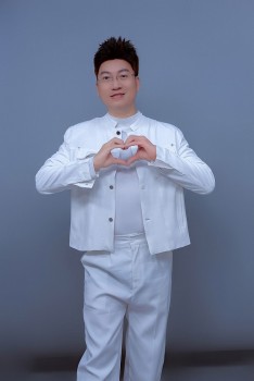 Ca sĩ Sỹ Luân bị khán giả hỏi tiền cát-xê, bày tỏ quan điểm gây chú ý