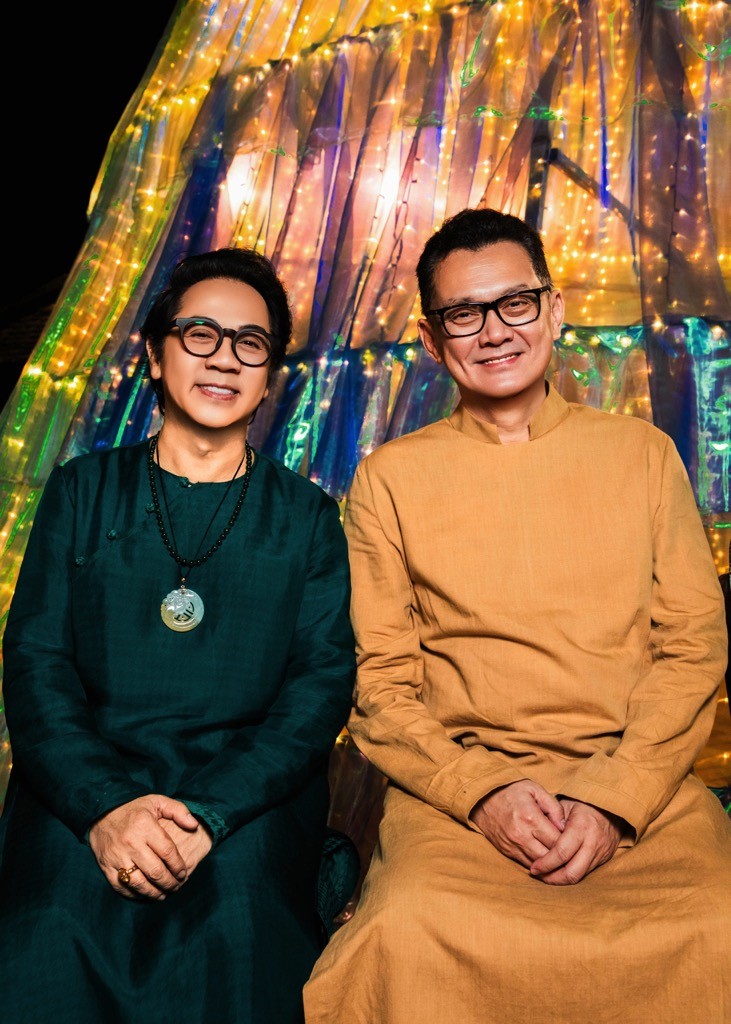 Nghệ sĩ Việt hội ngộ chúc mừng kỷ niệm 30 năm cống hiến của NTK Võ Việt Chung