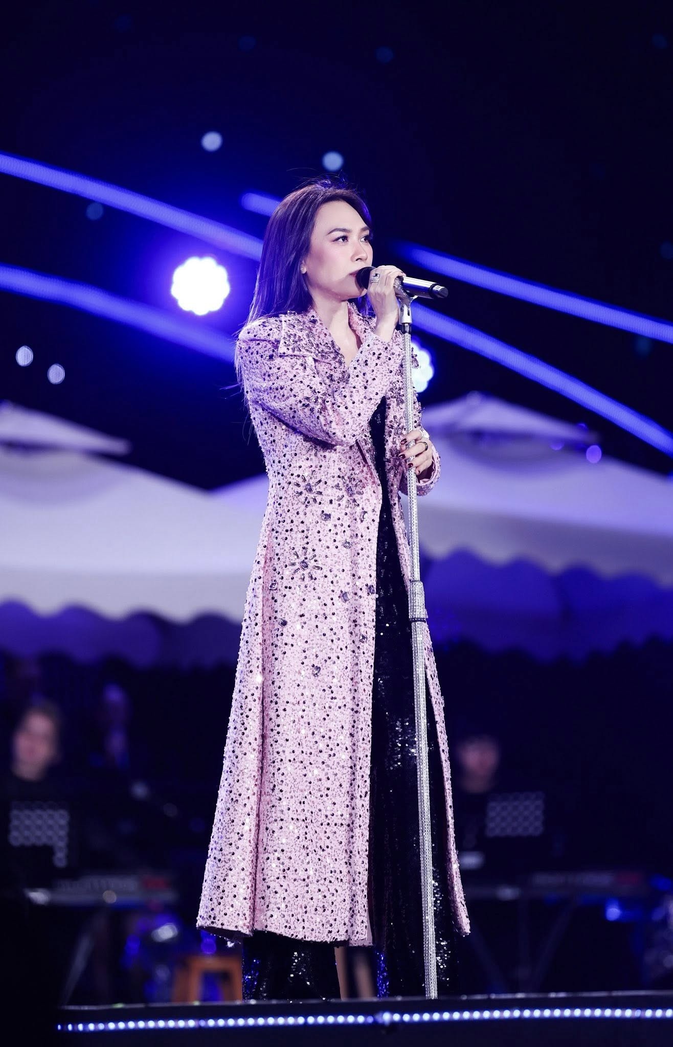 'Chuyện để dành' của Mỹ Tâm vươn lên Top 1 YouTube Trending sau 4 ngày ra mắt