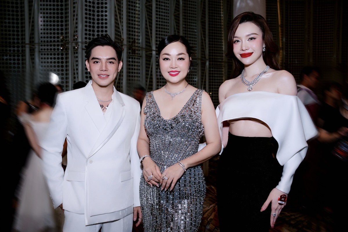 Hoa hậu Hoàng Thanh Nga ghi dấu ấn phong cách sang trọng, lộng lẫy tại chuỗi sự kiện 'Miss Cosmo 2025'