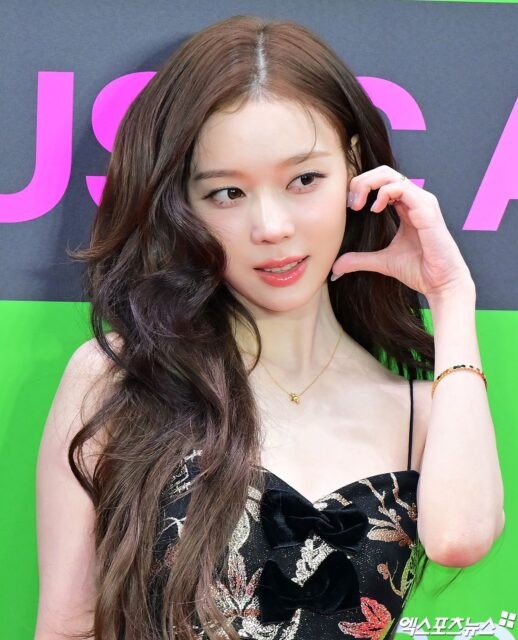 Hậu tin đồn hẹn hò, động thái mới của Winter (aespa) lại gây chú ý