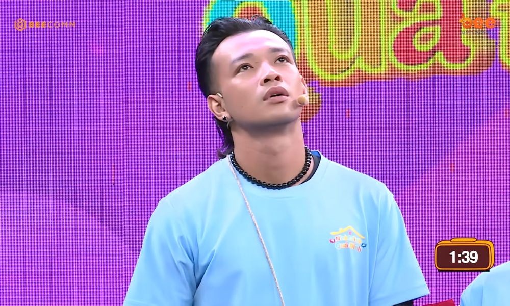 'Nhà mình quá đỉnh': Hoàng Phi 'đứng hình' khi bị khách mời nhí gọi bằng 'chú' dù gọi MC Dương Hồng Phúc là 'anh'!