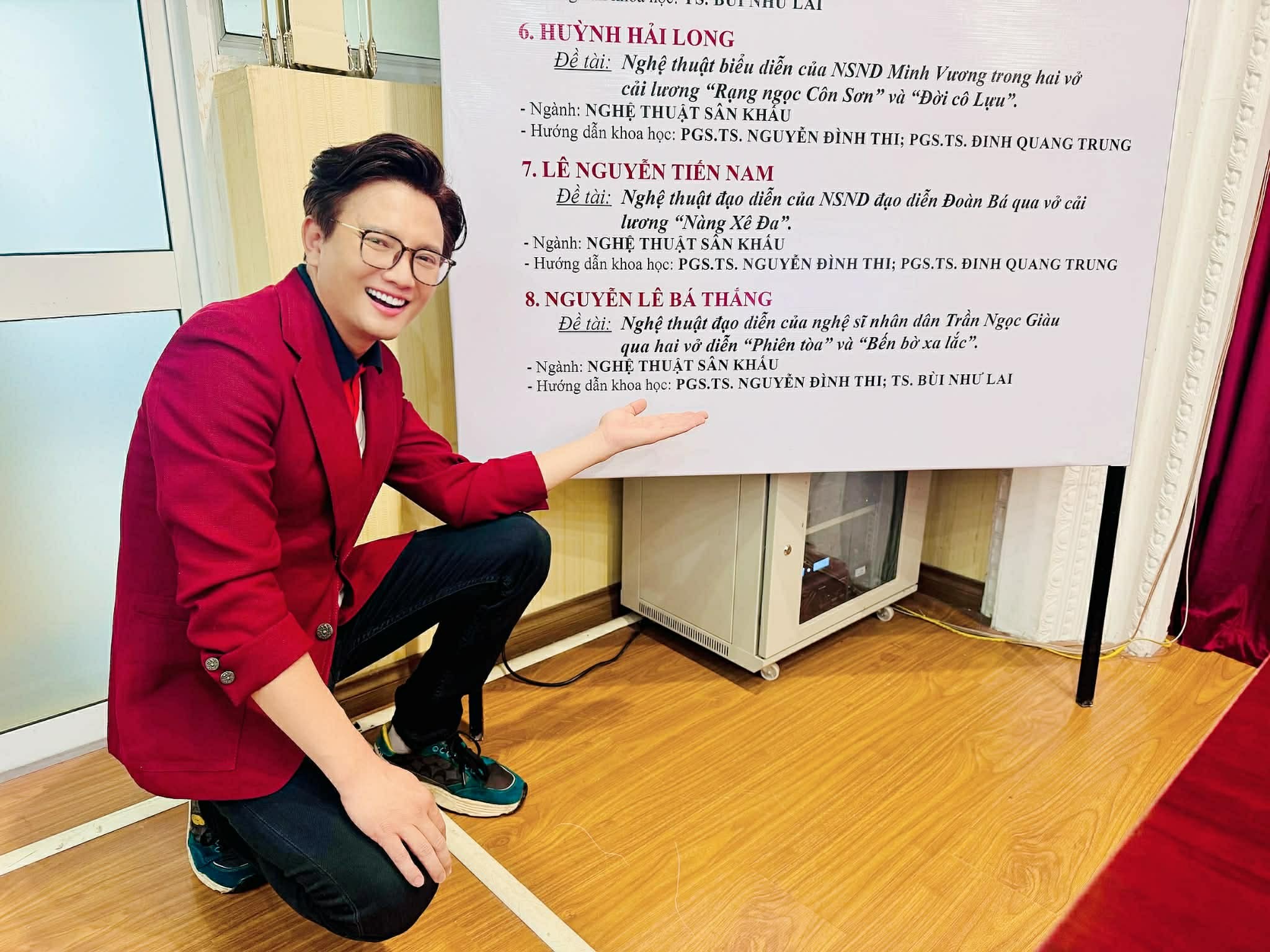 Tân Thạc sĩ Nguyễn Lê Bá Thắng với chặng đường đi tìm tri thức song hành cùng nghệ thuật