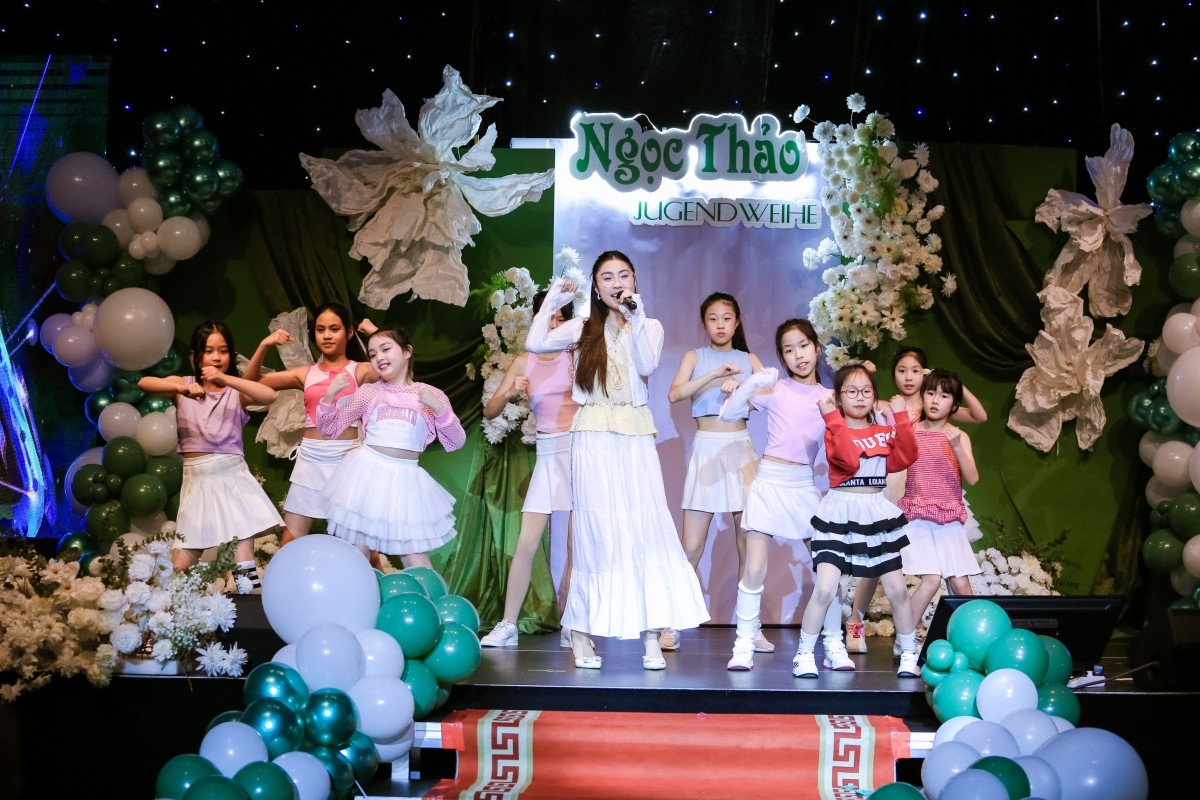 Ngọc Sơn cùng học trò Ngọc Thảo đánh dấu cột mốc trưởng thành nơi xứ người