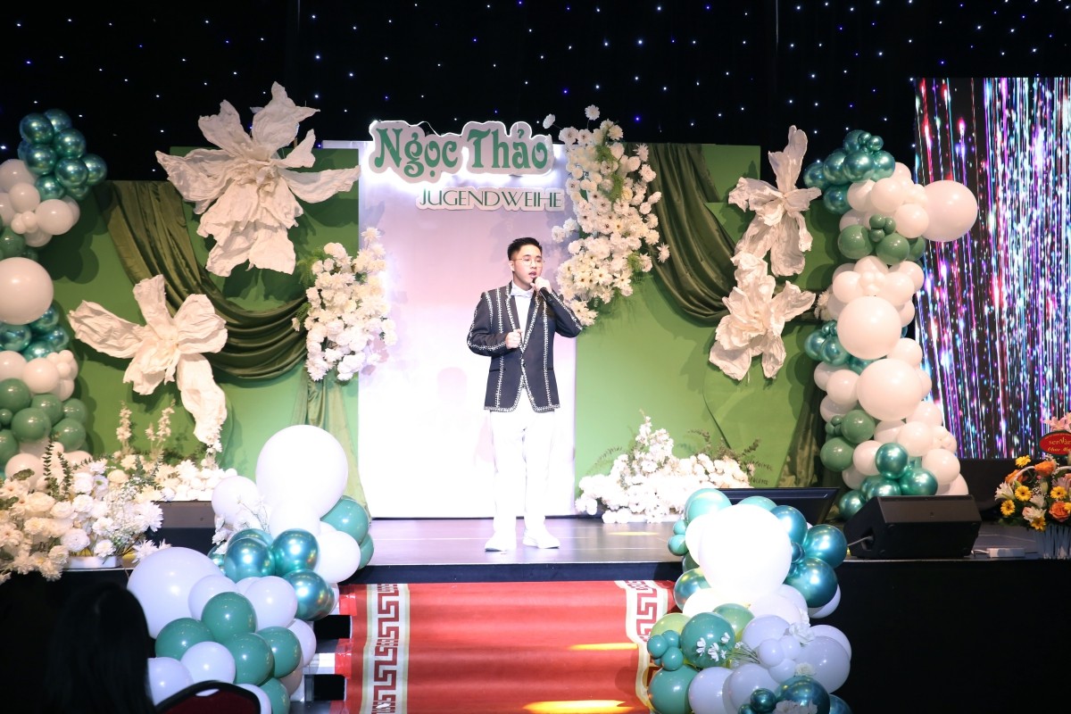 Ngọc Sơn cùng học trò Ngọc Thảo đánh dấu cột mốc trưởng thành nơi xứ người