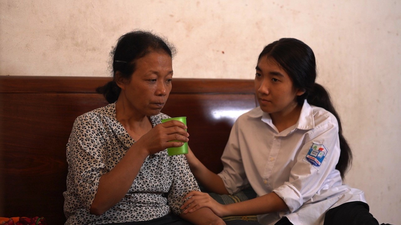 Thành Trung, Kiên Ứng, Kiều Anh nghẹn ngào trước hoàn cảnh các em nhỏ tại 'Mái ấm gia đình Việt'