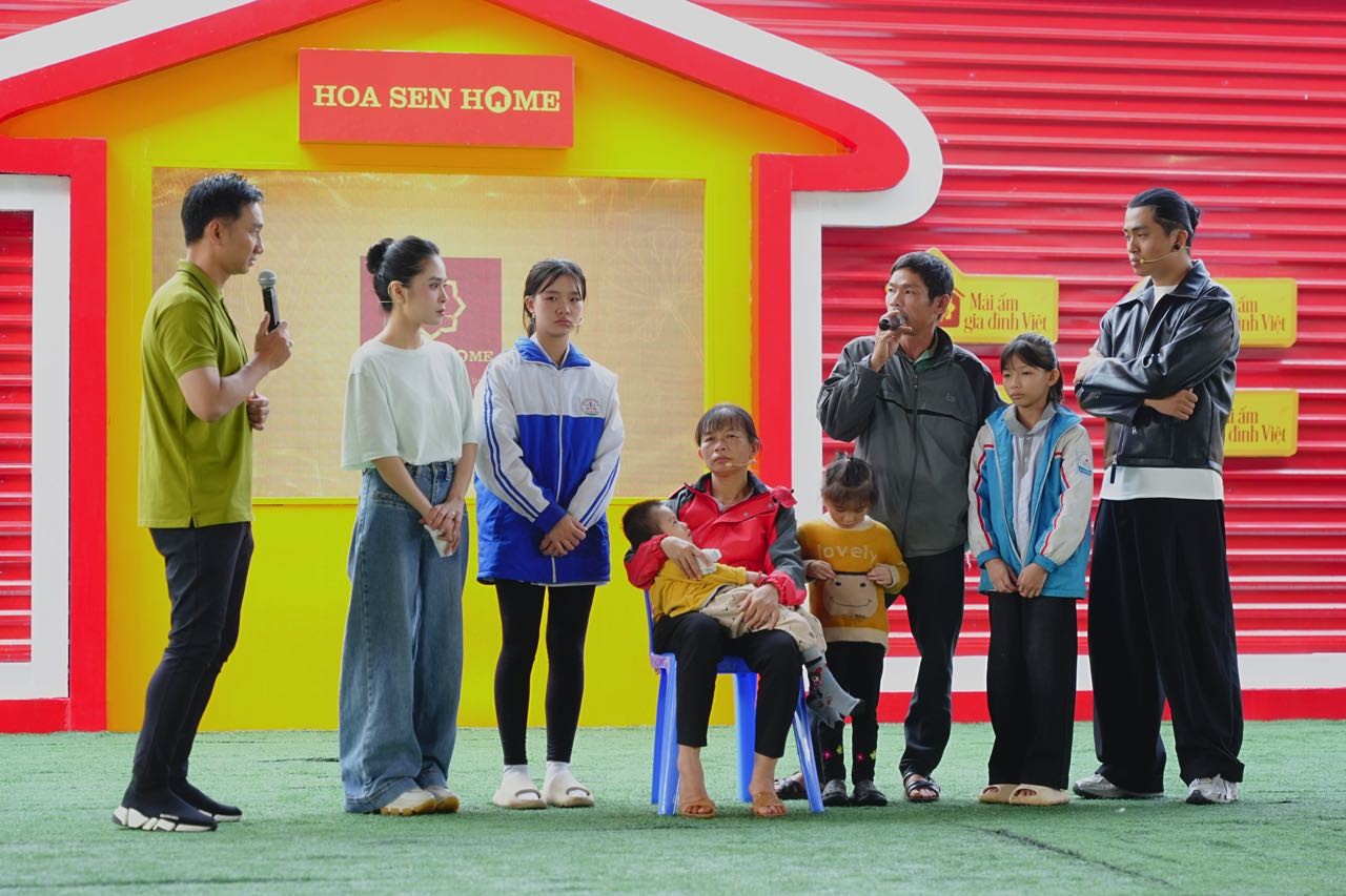 Thành Trung, Kiên Ứng, Kiều Anh nghẹn ngào trước hoàn cảnh các em nhỏ tại 'Mái ấm gia đình Việt'