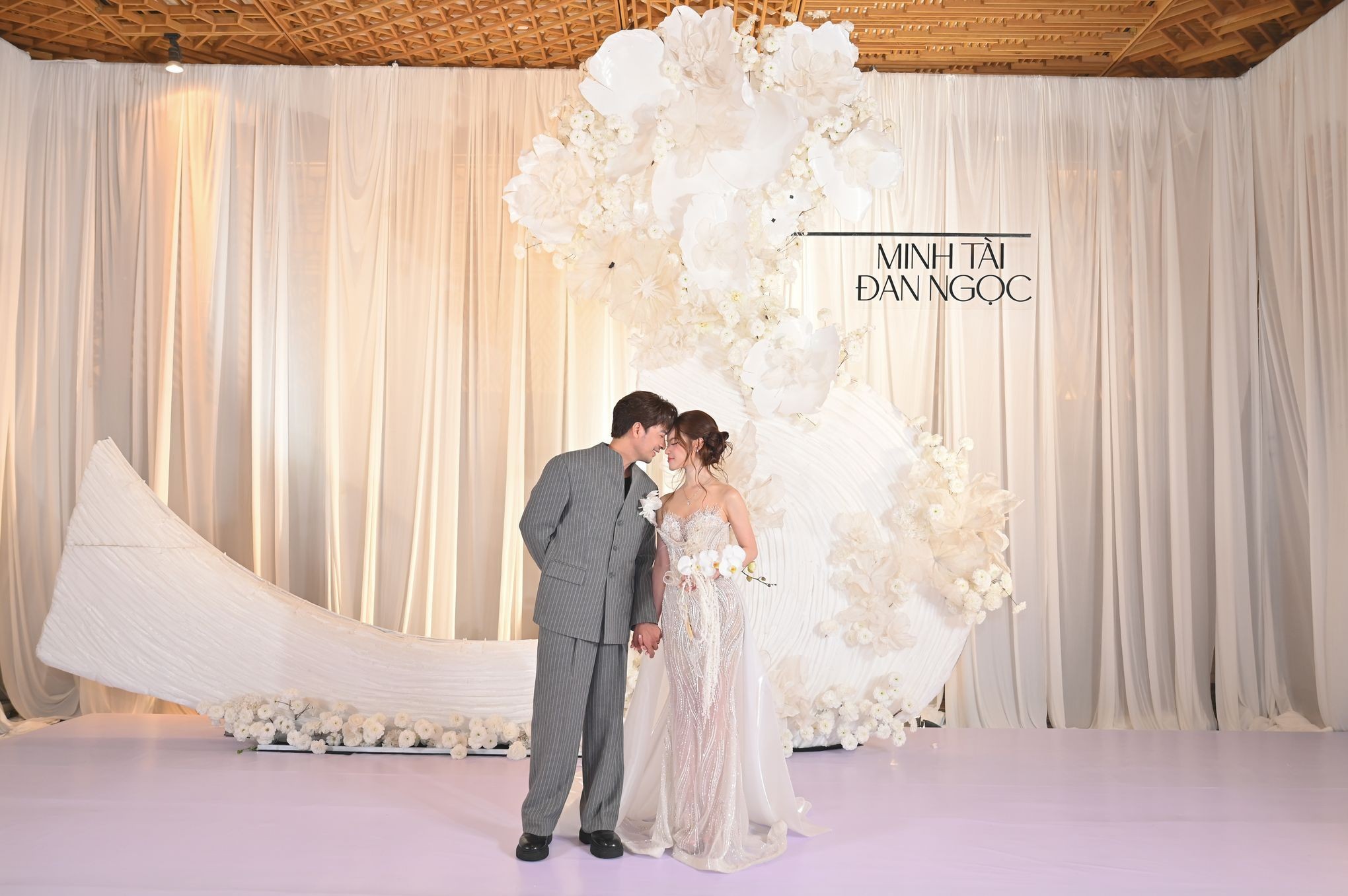 Dàn sao Việt hội tụ trong lễ cưới Đoàn Minh Tài và Sunny Đan Ngọc