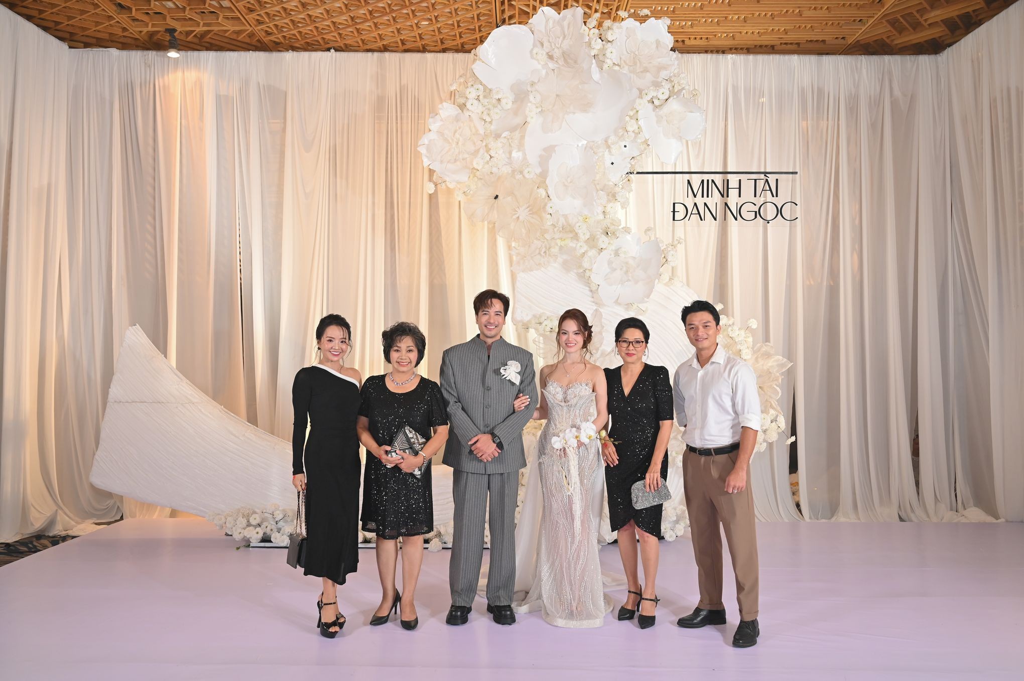 Dàn sao Việt hội tụ trong lễ cưới Đoàn Minh Tài và Sunny Đan Ngọc