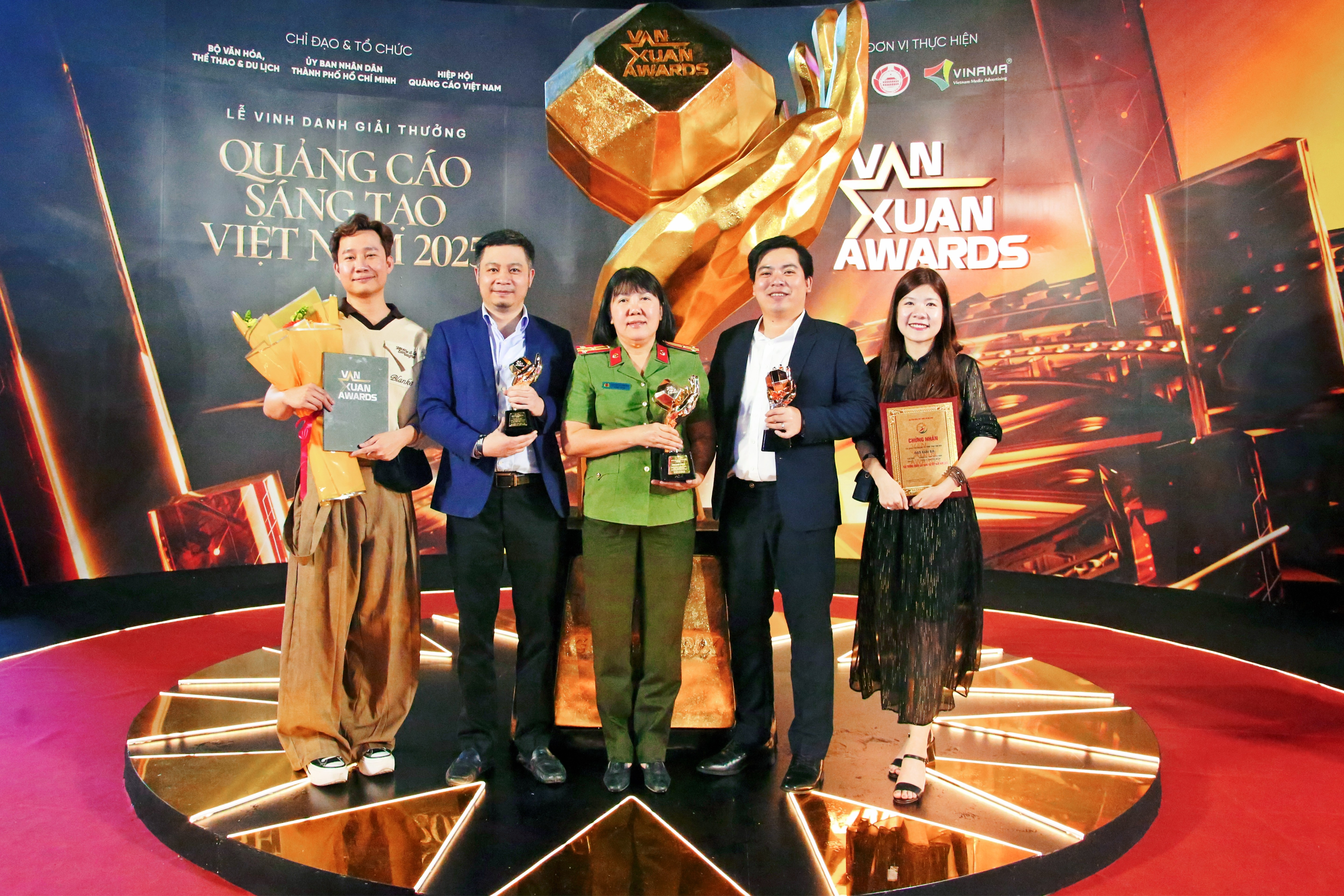 Chiến dịch 'Kỷ niệm 80 năm Ngày truyền thống Công an nhân dân' đoạt giải thưởng danh giá nhất tại Vạn Xuân Awards 2025