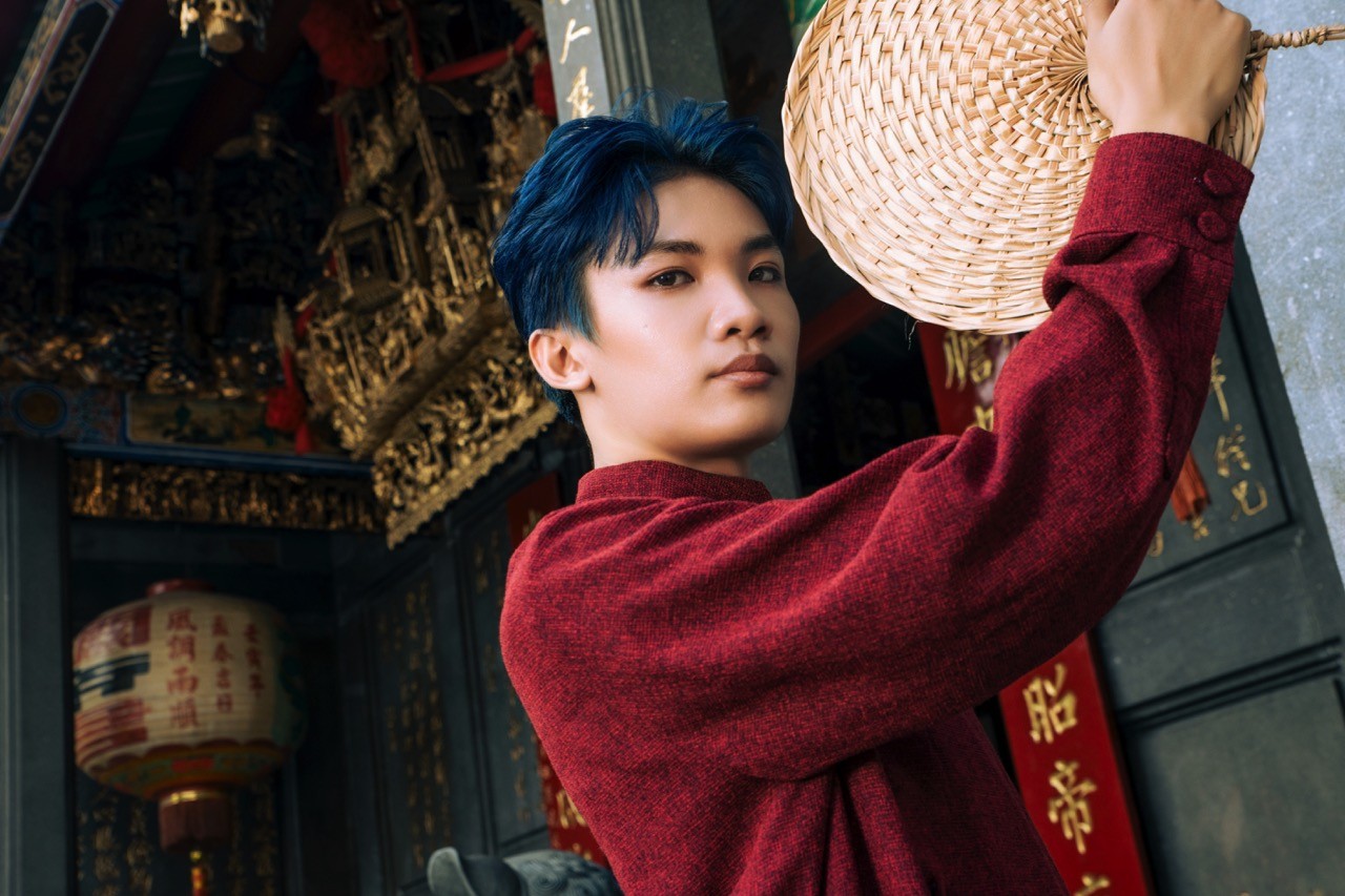 NTK Bùi Hoàng Ân ra mắt BST mới: Hơi thở làng chiếu Định Yên trong thời trang đương đại