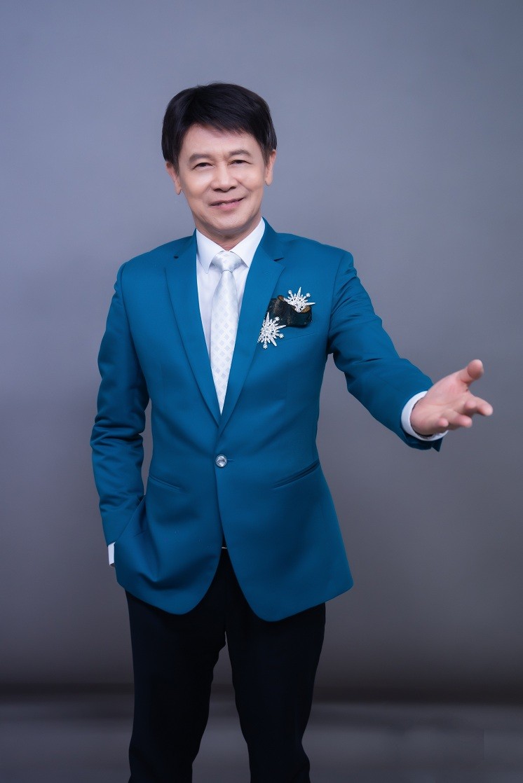 'Kỷ niệm thanh xuân': Danh ca Thái Châu kể lại thời hoàng kim của băng cassette