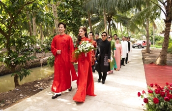 Lễ Tân hôn đậm chất miền Tây sông nước của Đoàn Minh Tài và Sunny Đan Ngọc