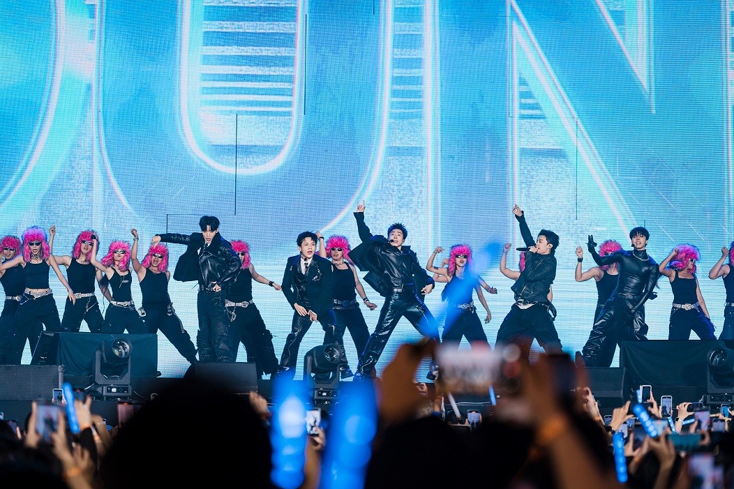 'Anh trai 'Say Hi' 2025 - A Merry X'Mas Concert, First Date Ever' mang tới loạt hit từng thống lĩnh các BXH âm nhạc