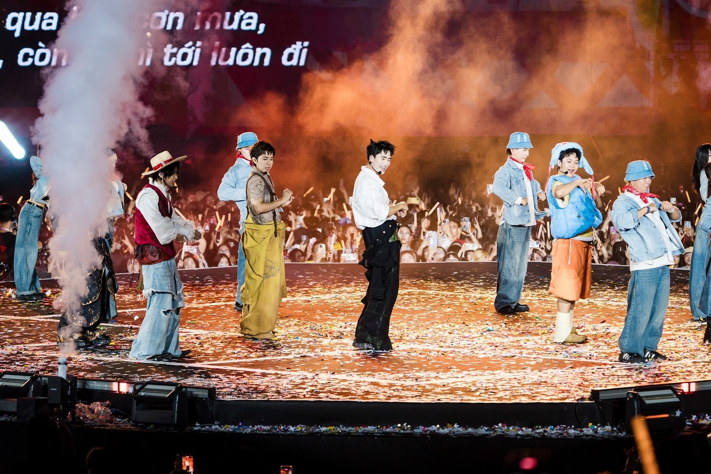 'Anh trai 'Say Hi' 2025 - A Merry X'Mas Concert, First Date Ever' mang tới loạt hit từng thống lĩnh các BXH âm nhạc