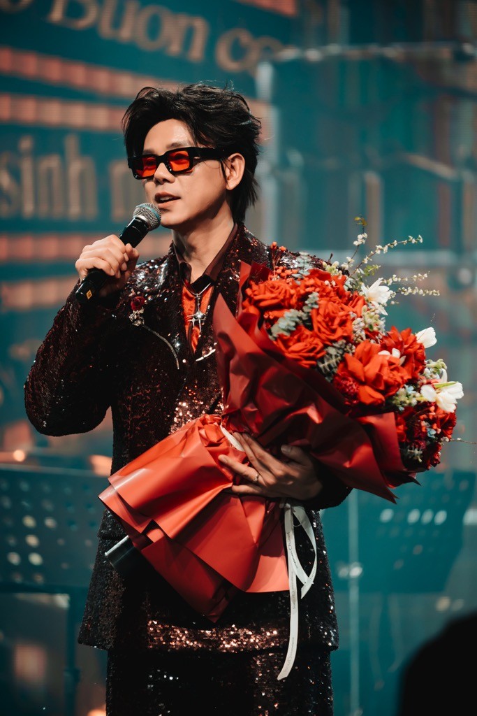 Phan Đinh Tùng mời 5 Anh tài cùng góp giọng trong 'Đinh Show' mừng sinh nhật tuổi 50