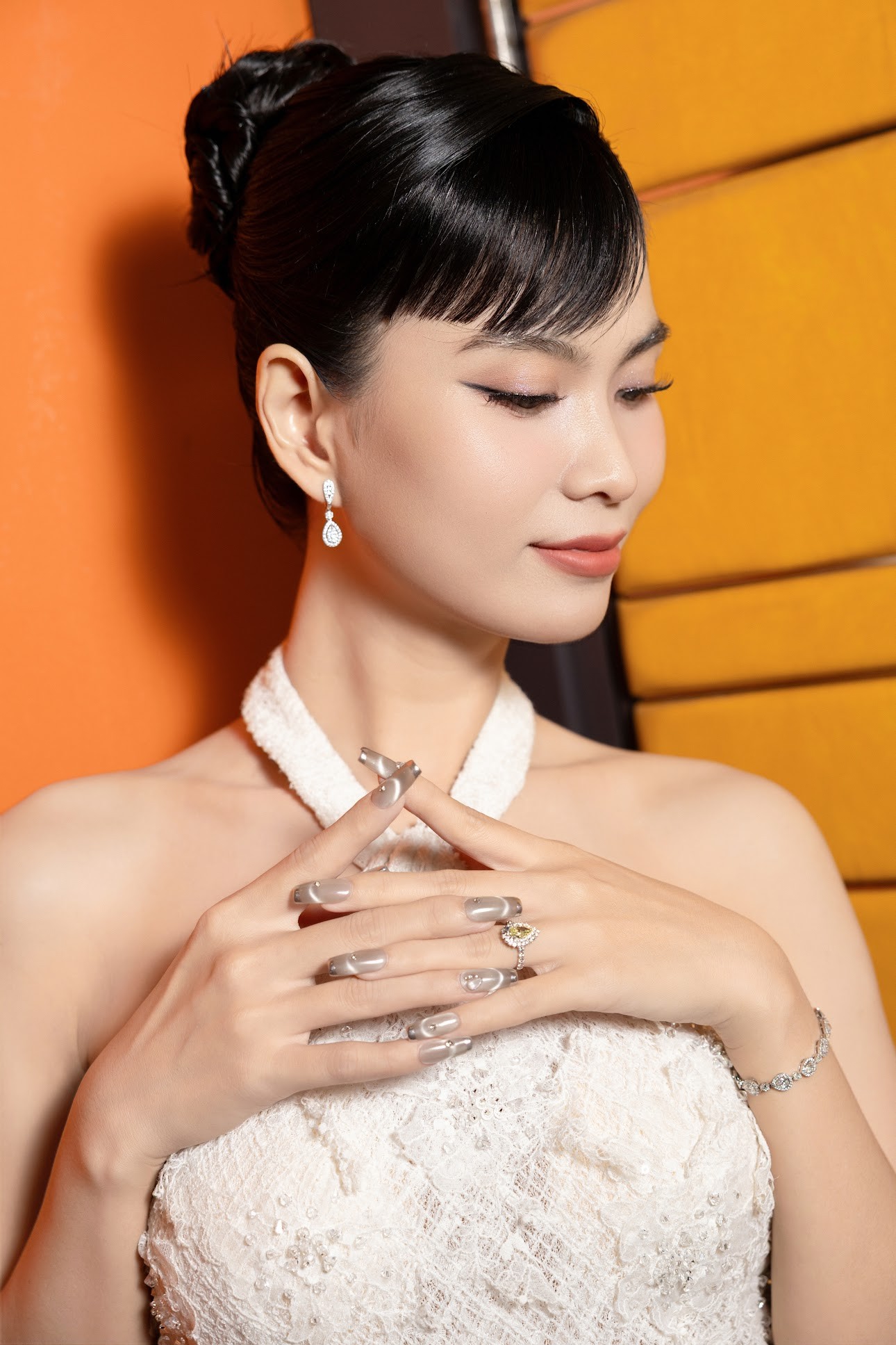 Trâm Anh: Nụ cười tôi dập tắt ngay giây phút chạm tay vào kịch bản 'Nhà hai chủ'