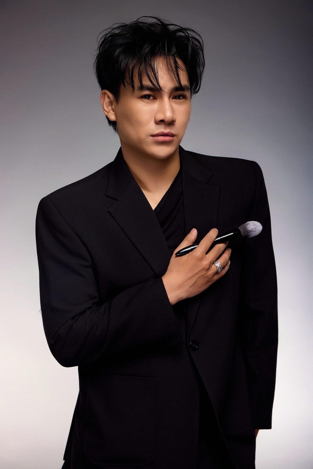 Hồ Thiên Tuấn: Khi nét cọ đi cùng cái tâm và lòng tử tế!