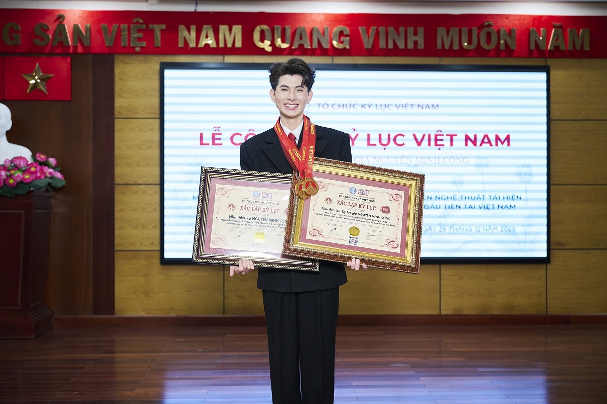 NTK Nguyễn Minh Công tạo nên kỳ tích chưa từng có với 2 lần nhận kỷ lục Việt Nam