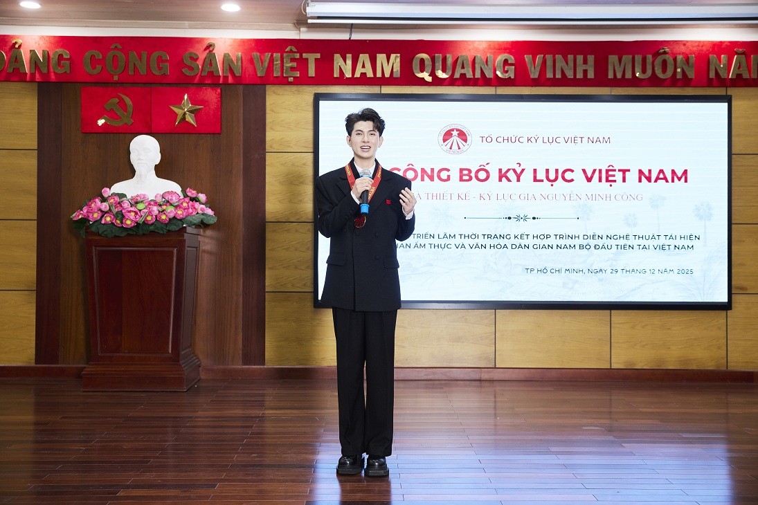 NTK Nguyễn Minh Công tạo nên kỳ tích chưa từng có với 2 lần nhận kỷ lục Việt Nam