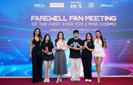 Top 2 'Miss Cosmo 2024' òa khóc trước tình cảm người hâm mộ tại Fan Meeting