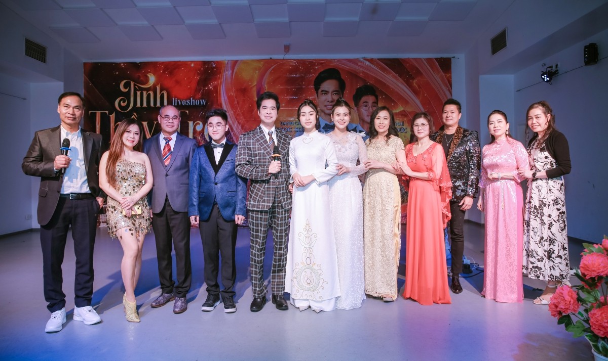 Liveshow 'Tình thầy trò' của Ngọc Sơn - Anh Đức kéo dài 10 tiếng đồng hồ