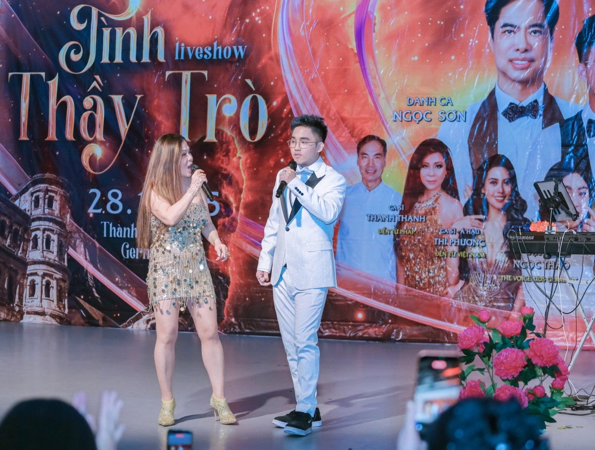 Liveshow 'Tình thầy trò' của Ngọc Sơn - Anh Đức kéo dài 10 tiếng đồng hồ