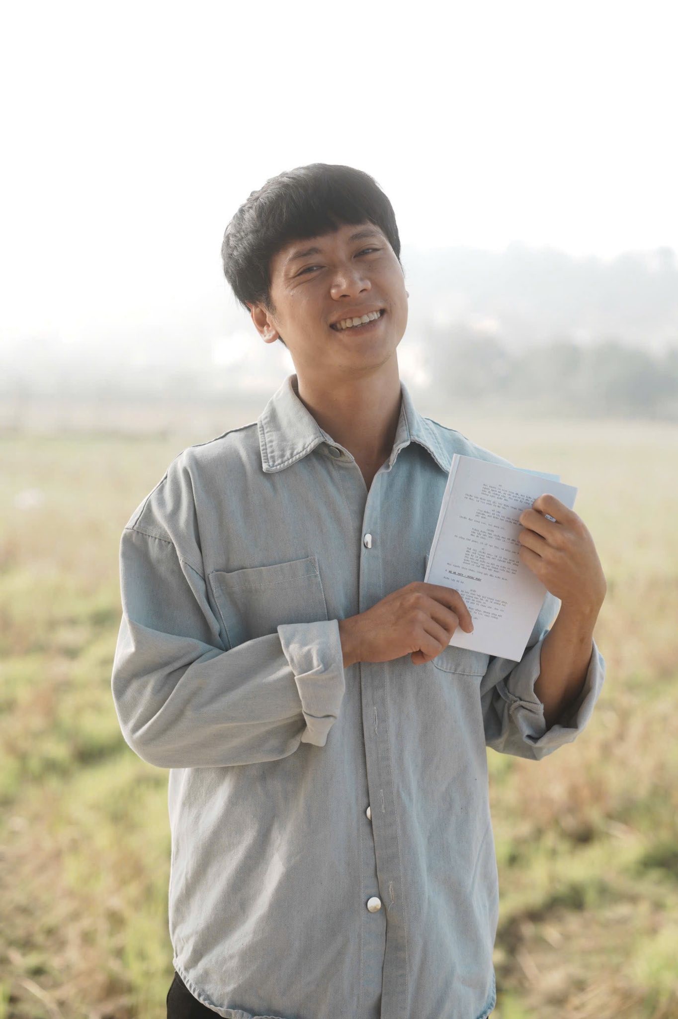 'Cách em 1 milimet' chính thức đóng máy: Dàn diễn viên nghẹn ngào nói lời chia tay