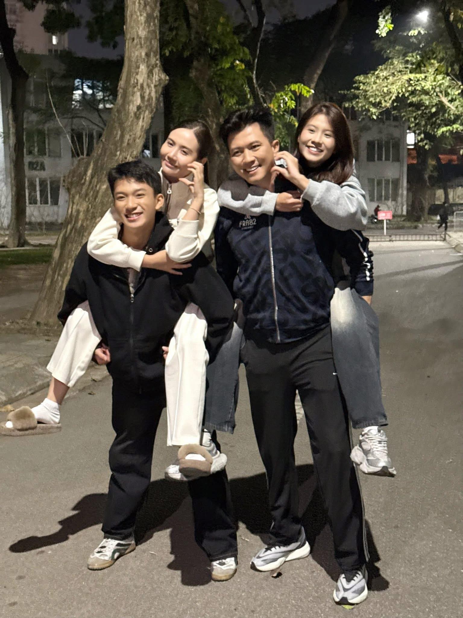 'Cách em 1 milimet' chính thức đóng máy: Dàn diễn viên nghẹn ngào nói lời chia tay