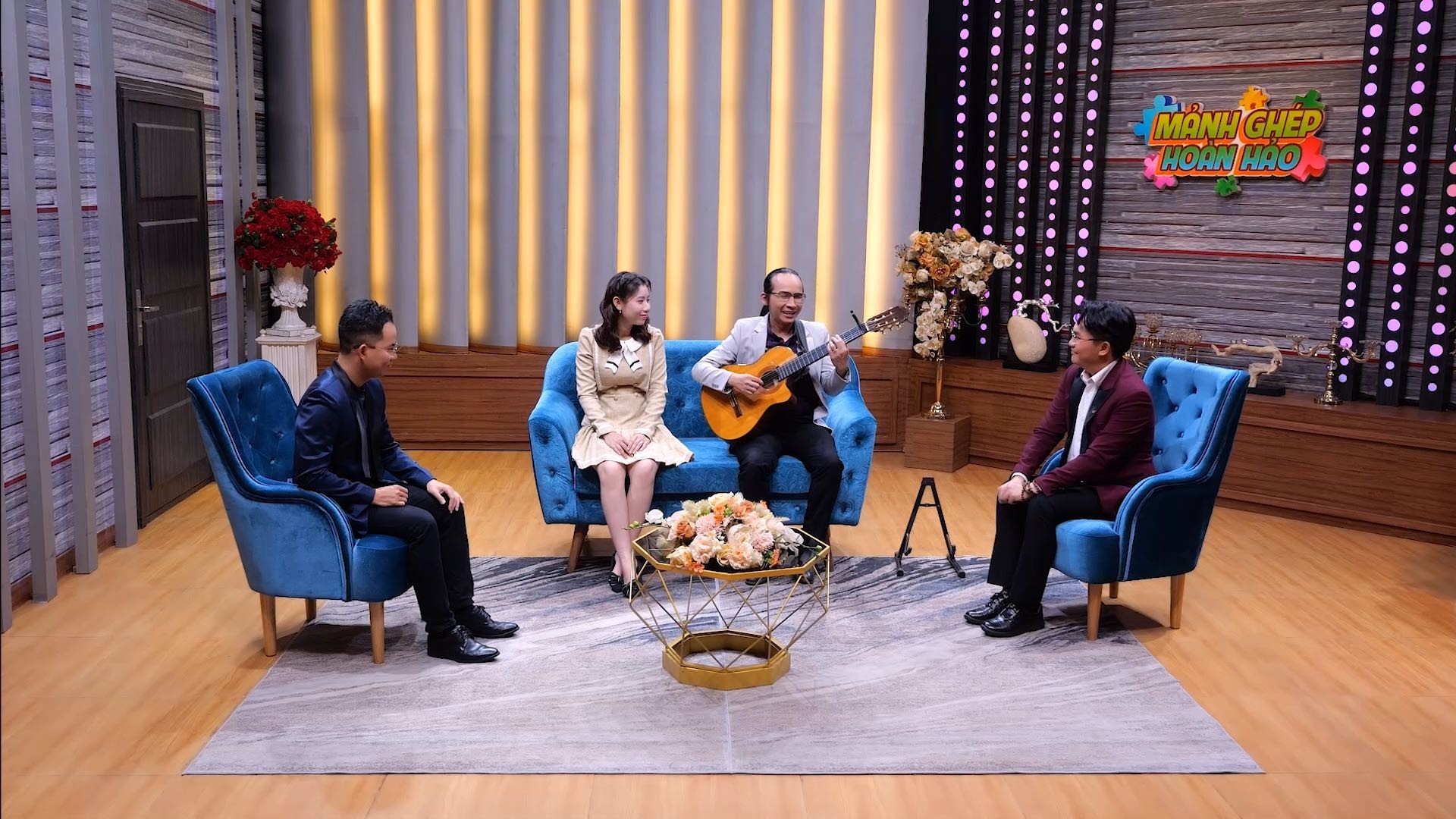 'Mảnh ghép hoàn hảo': Chuyện tình đẹp của chàng nhạc sĩ khiếm thị Hà Chương và người vợ kém 18 tuổi