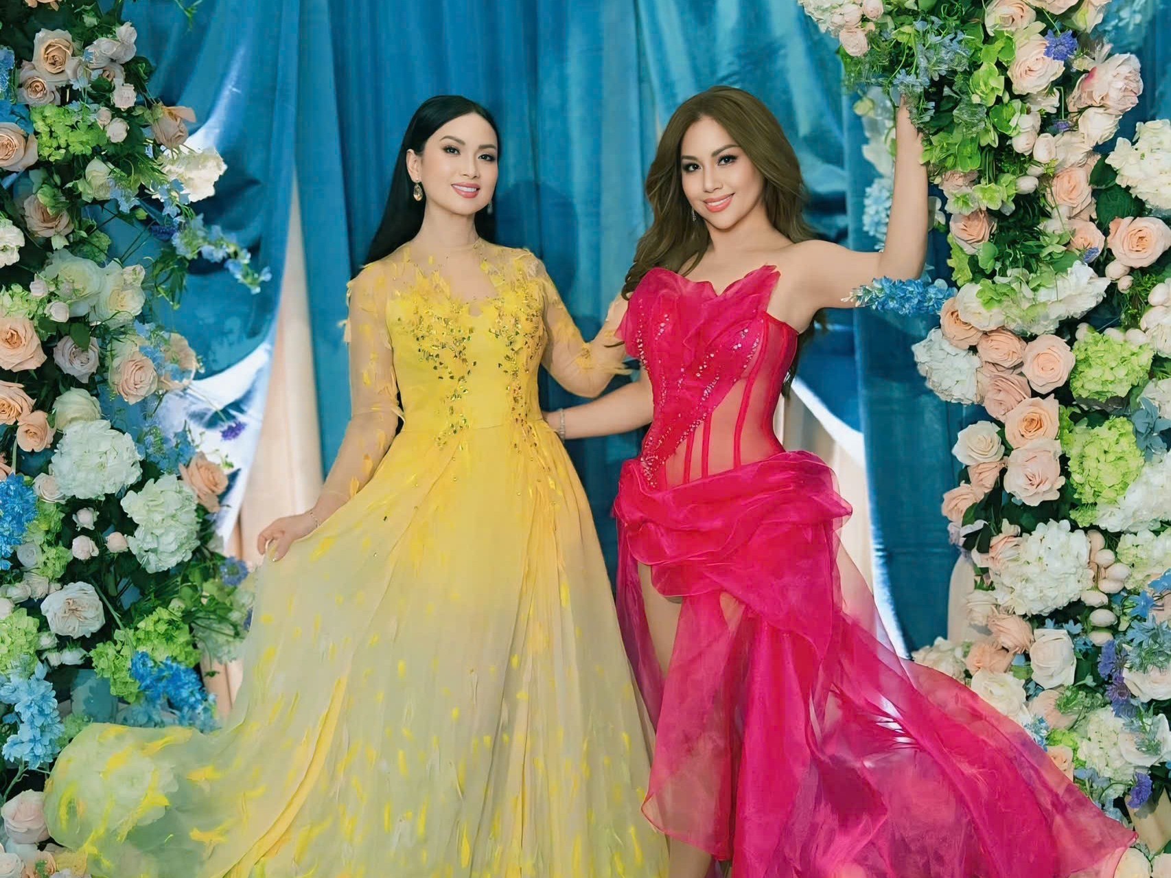 Hà Phương rạng rỡ, đọ dáng cùng em gái Minh Tuyết trong tiệc mừng đám cưới Kim cương của bố mẹ chồng tỷ phú