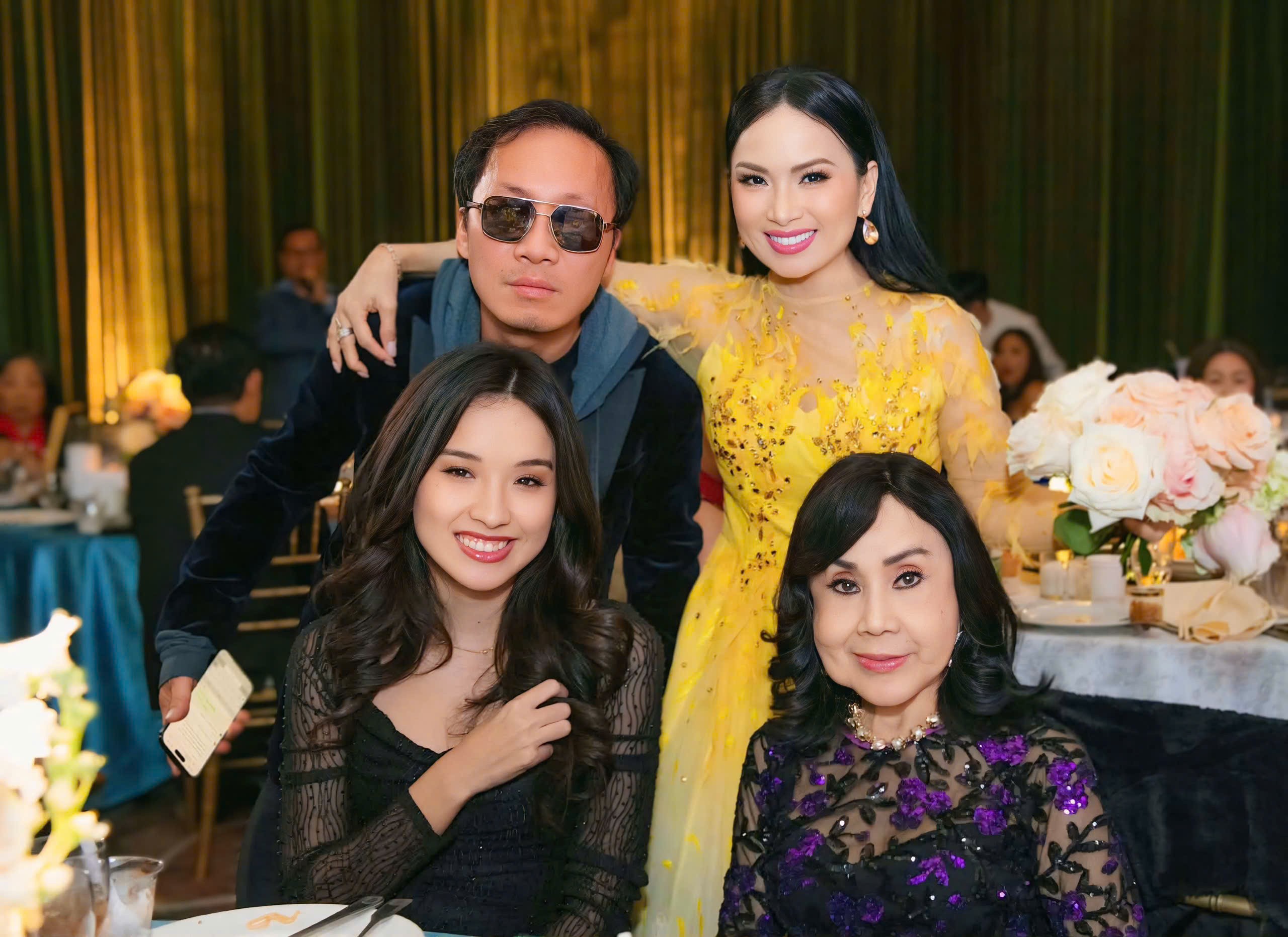 Hà Phương rạng rỡ, đọ dáng cùng em gái Minh Tuyết trong tiệc mừng đám cưới Kim cương của bố mẹ chồng tỷ phú