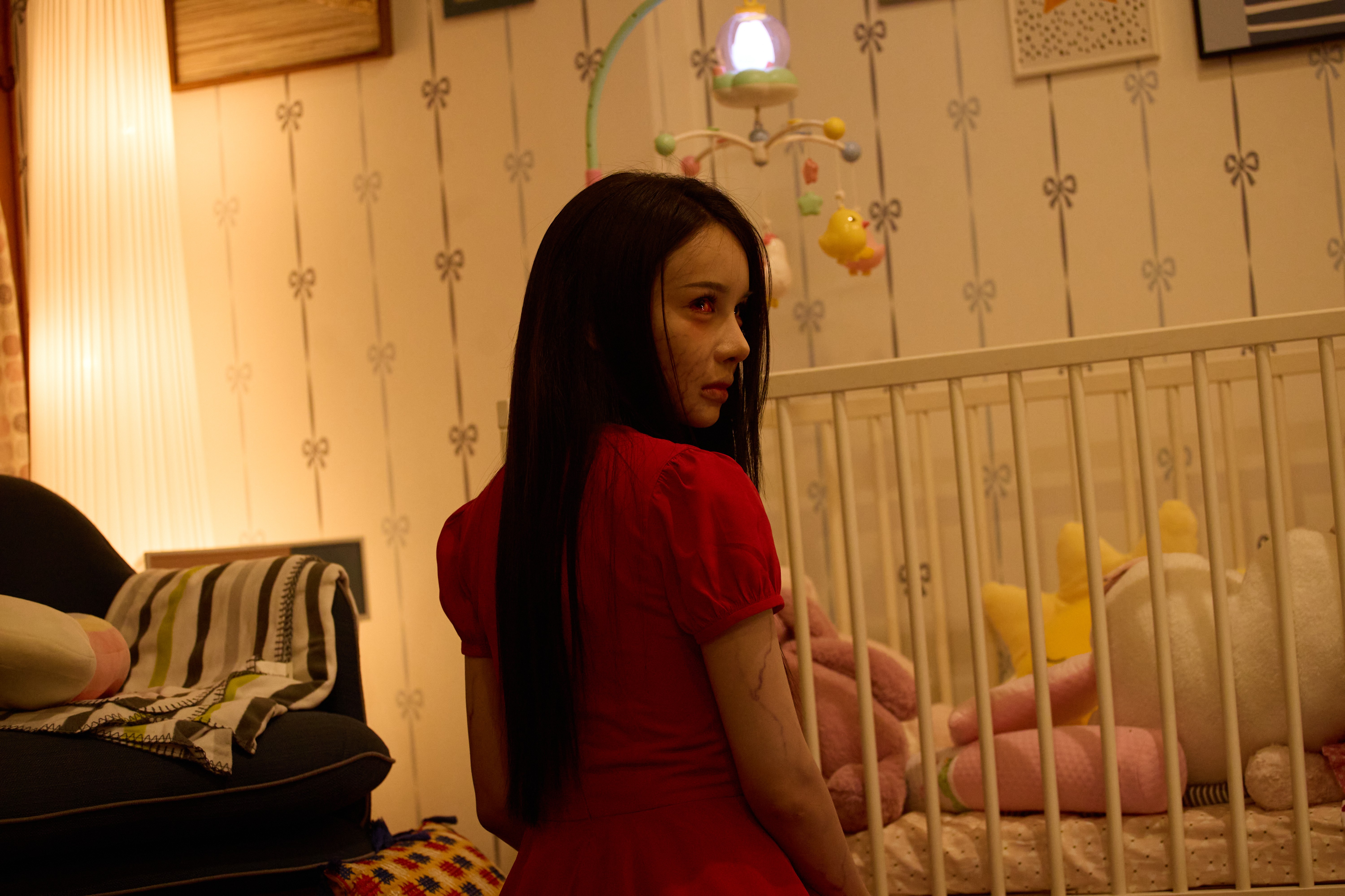 'Nhà trấn quỷ' tung Teaser trailer rợn người, hứa hẹn khuấy đảo rạp Việt dịp đầu năm 2026