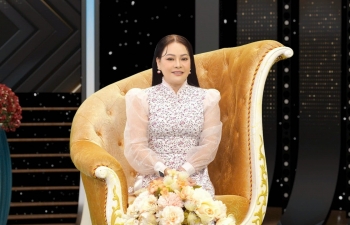 Ca sĩ Đông Đào bật mí món đồ đặc biệt trị giá 6 chỉ vàng mang lại nhiều show diễn và cát-xê cao