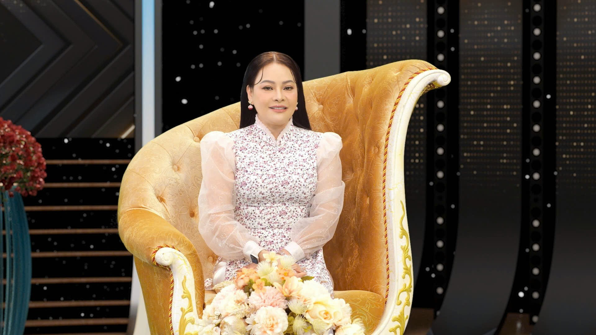 Ca sĩ Đông Đào bật mí món đồ đặc biệt trị giá 6 chỉ vàng mang lại nhiều show diễn và cát-xê cao