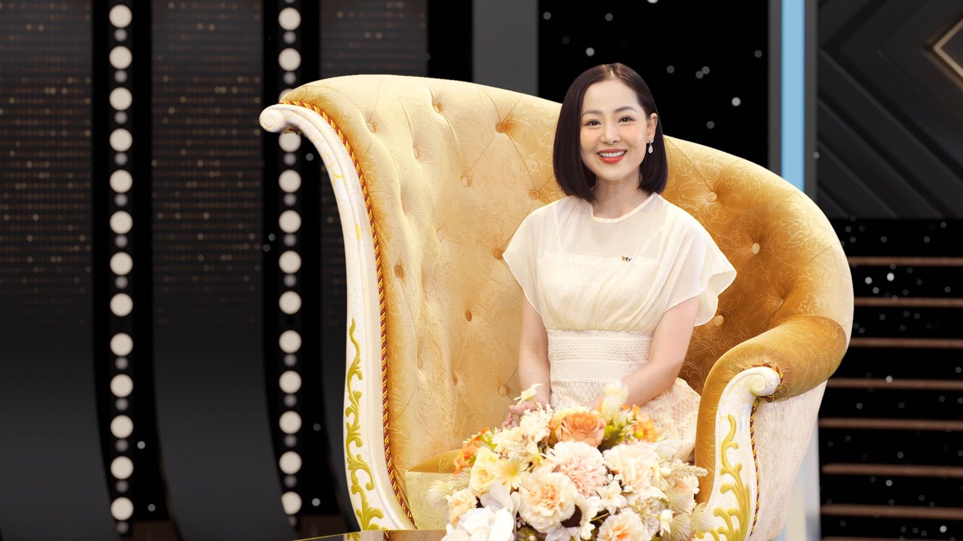 Ca sĩ Đông Đào bật mí món đồ đặc biệt trị giá 6 chỉ vàng mang lại nhiều show diễn và cát-xê cao