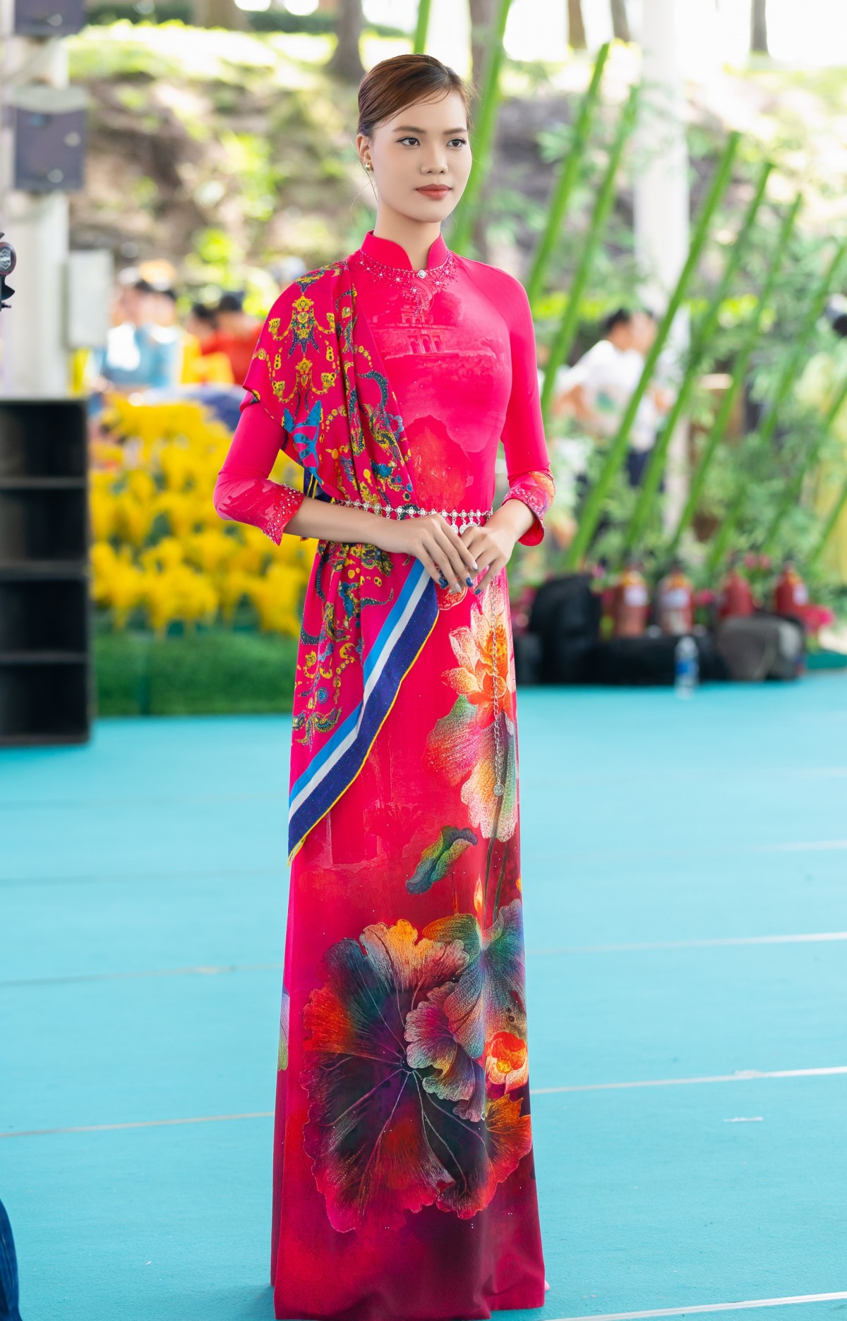 NTK Hồng Nhung kể chuyện áo dài 'Sắc Sen miền di sản'