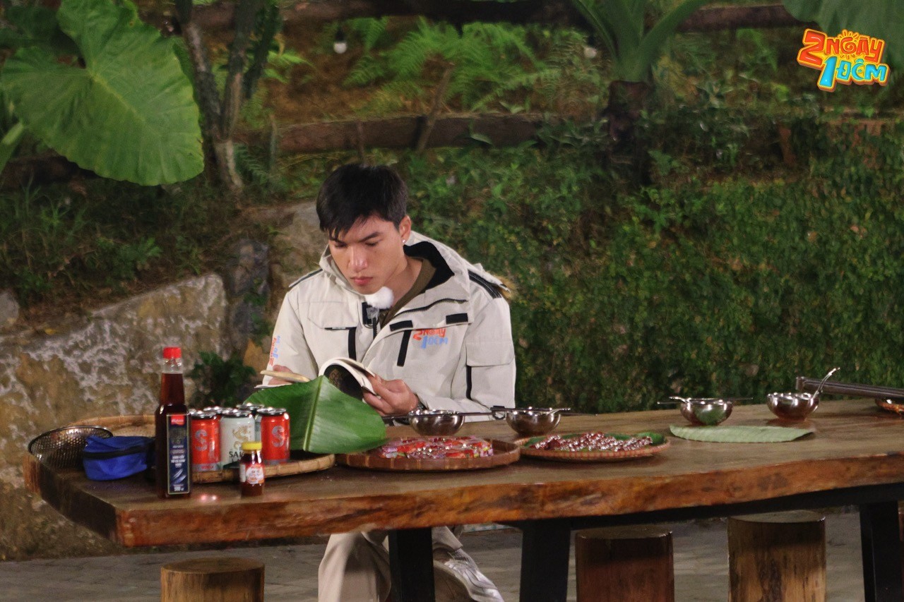 '2 ngày 1 đêm - Chuyện chưa kể': Kiều Minh Tuấn 'làm xiếc' với mẹ già Trường Giang, Cris Phan rủ Dương Lâm 'Sơn đông mãi võ'