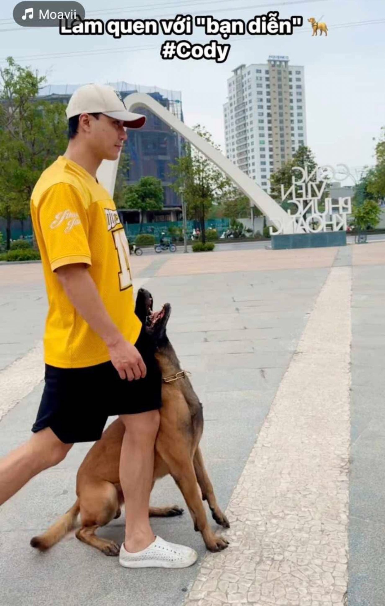 Thanh Sơn tái xuất với người bạn diễn bốn chân trong 'Đồng hồ đếm ngược'