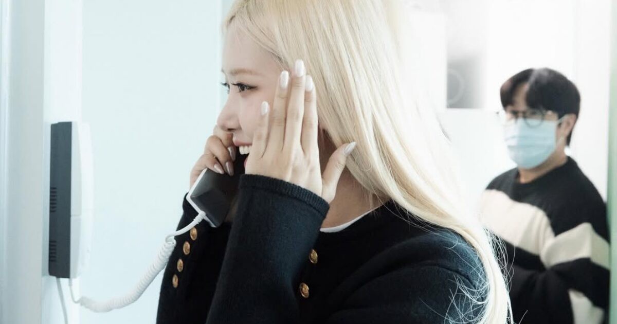 Rosé (BlackPink) gây tranh cãi với loạt ảnh trong bệnh viện