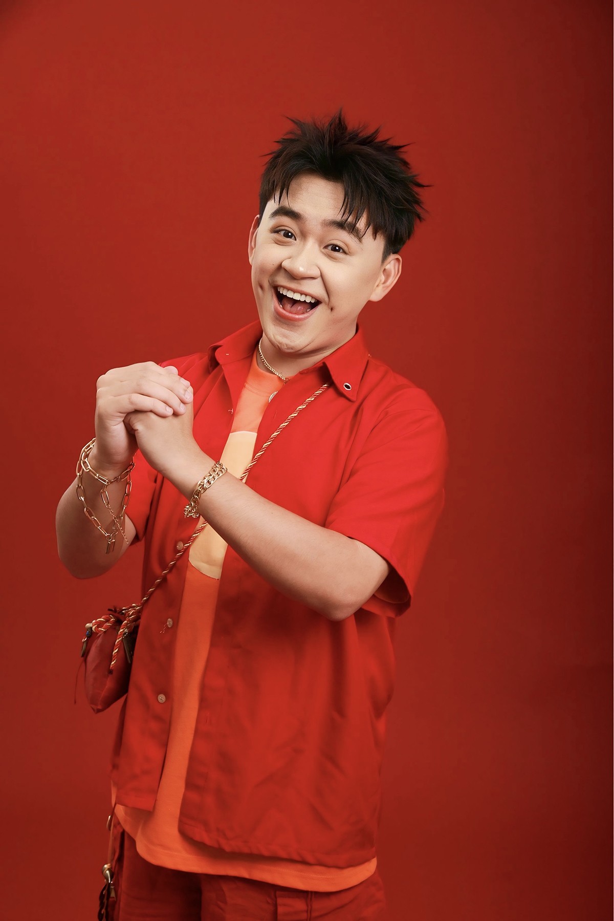 'Thần tài tập sự' Lại Nhật Khoa 'rủ rê' dàn sao NSƯT Công Ninh, Hoàng Mập, Lê Giang, Huy Khánh, Tiểu Bảo Quốc... về quê nhà Sóc Trăng làm phim Tết