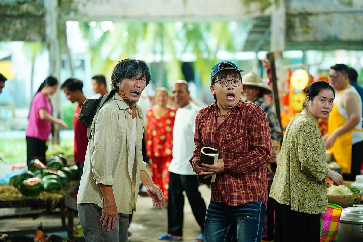 'Thần tài tập sự' Lại Nhật Khoa 'rủ rê' dàn sao NSƯT Công Ninh, Hoàng Mập, Lê Giang, Huy Khánh, Tiểu Bảo Quốc... về quê nhà Sóc Trăng làm phim Tết