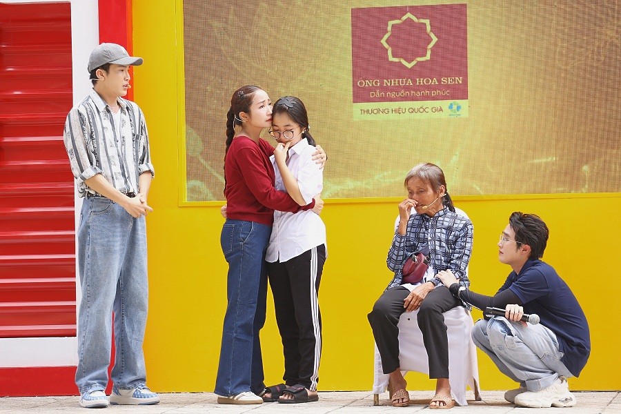 NSƯT Ốc Thanh Vân, Minh Dự lần đầu đảm nhận vai trò MC dẫn dắt chương trình 'Mái ấm gia đình Việt' tại Hải Phòng